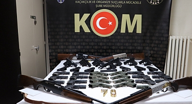 Silah Kaçakçıları Polisin takibinden kaçamadı