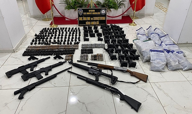 Silah kaçakçılığı operasyonunda yakalanan 4 zanlı tutuklandı