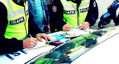 Trafik İdari Para Cezalarının İndirimli Ödeme Süresi Bir Aya Uzatıldı