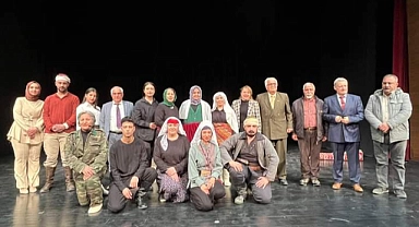 "Yolda Onlar Da Vardı"  Gazipaşalı Tiyatroseverlerle Buluştu