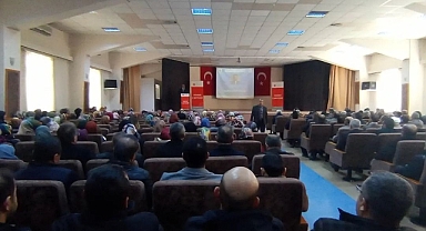 “Ailede Zaman Bilinci” konulu konferans düzenlendi