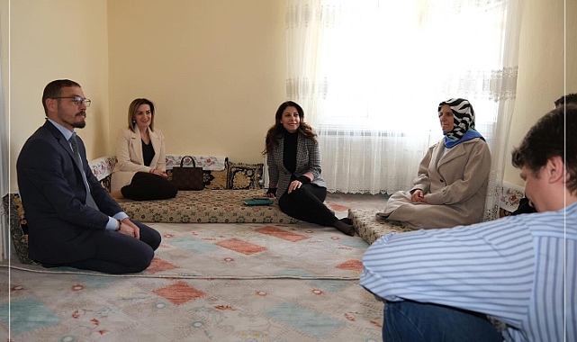 Hatice Sarıibrahim Hanımefendi Hane Ziyaretlerini Sürdürüyor
