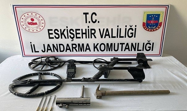 İzinslz kazı yapan 7 şüpheli yakalandı