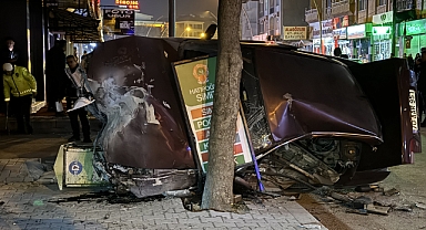 Karaman'da devrilen otomobildeki 2 kişi yaralandı