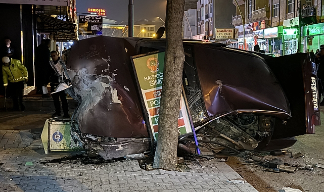 Karaman'da devrilen otomobildeki 2 kişi yaralandı