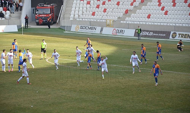 Karaman FK Evinde 3 Puanı Kaçırdı: 2-2