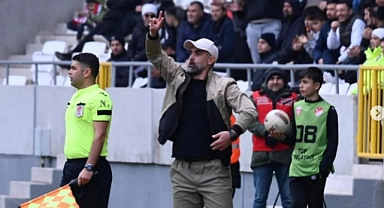 Karaman FK Teknik Direktörü Erdil: Bu Zor Grupta Play-Off Cümlesini Kurdurtan Tüm Oyuncularımın Emeklerine Sağlık
