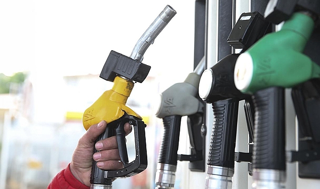 Motorin ve benzinin litre fiyatında indirim