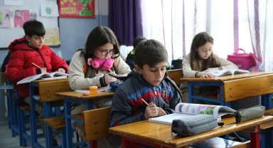 Okullarda yarıyıl tatili sonrası ilk ders zili çaldı