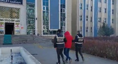 Otomobilden hırsızlık yaptığı iddia edilen şüpheli yakalandı