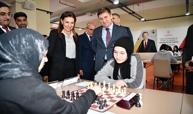 Satranç Turnuvasında İlk Hamleyi Vali Sarıibrahim Yaptı