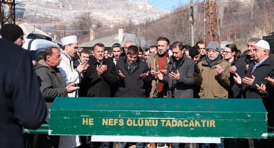 Şehit Öğretmen Ali Yıldız'ın annesi Ayşe Yıldız Son Yolculuğuna Uğurlandı
