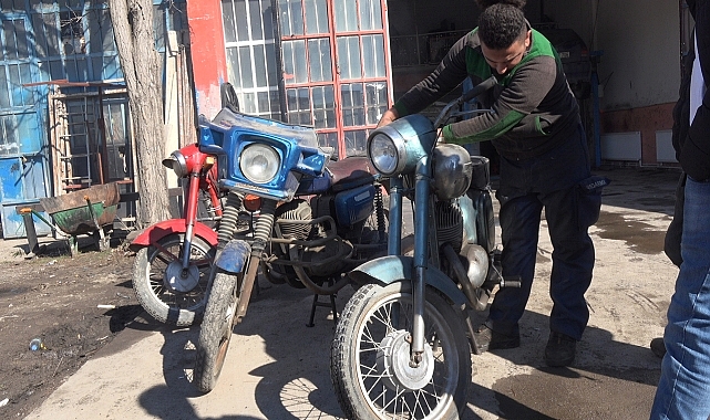 Tamirci kardeşler, hurda motosikletleri yeniden yollara döndürüyor
