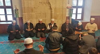 Umreciler Dualarla Uğurlandı