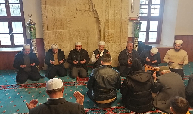 Umreciler Dualarla Uğurlandı