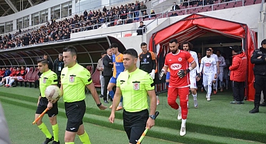 Uşakspor A.Ş.-Karaman FK maçının hakemleri belli oldu