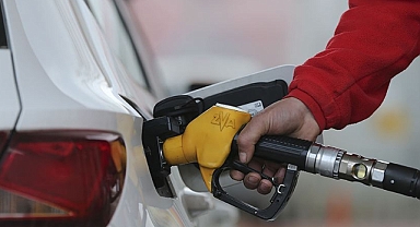 Benzin ve motorine zam geldi