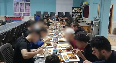 Çocuk evinde kalan gençler 'İyilik sofrasında' buluştu