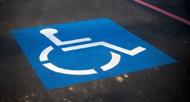 Fahri trafik müfettişleri sadece engelli park alanlarının ihlali durumunda ceza yazabilecek