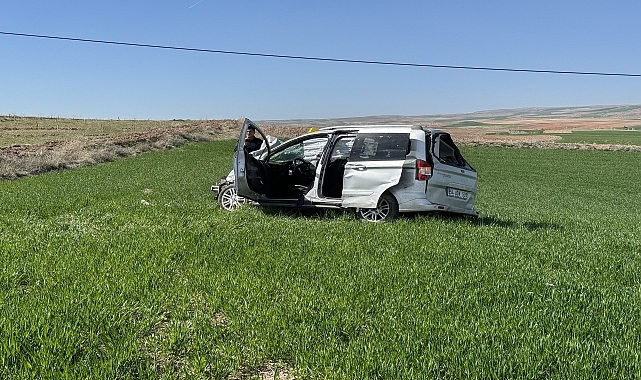 Hafif ticari aracın devrildiği kazada 1 kişi öldü, 2 kişi yaralandı