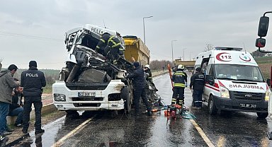 Hafriyat kamyonlarının çarpıştığı kazada 1 kişi öldü