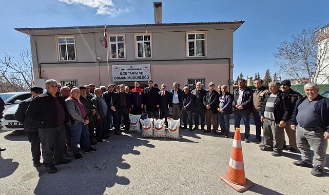 İlçelerde vatandaşa nohut tohumu dağıtıldı
