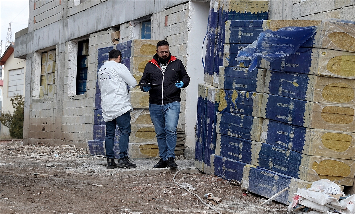 İnşaatın 10. katından düşen işçi ağır yaralandı