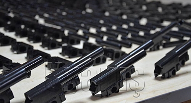 Karaman'da Ev Eşyası Taşıyan Tırda Binlerce Silah Parçası Yakalandı