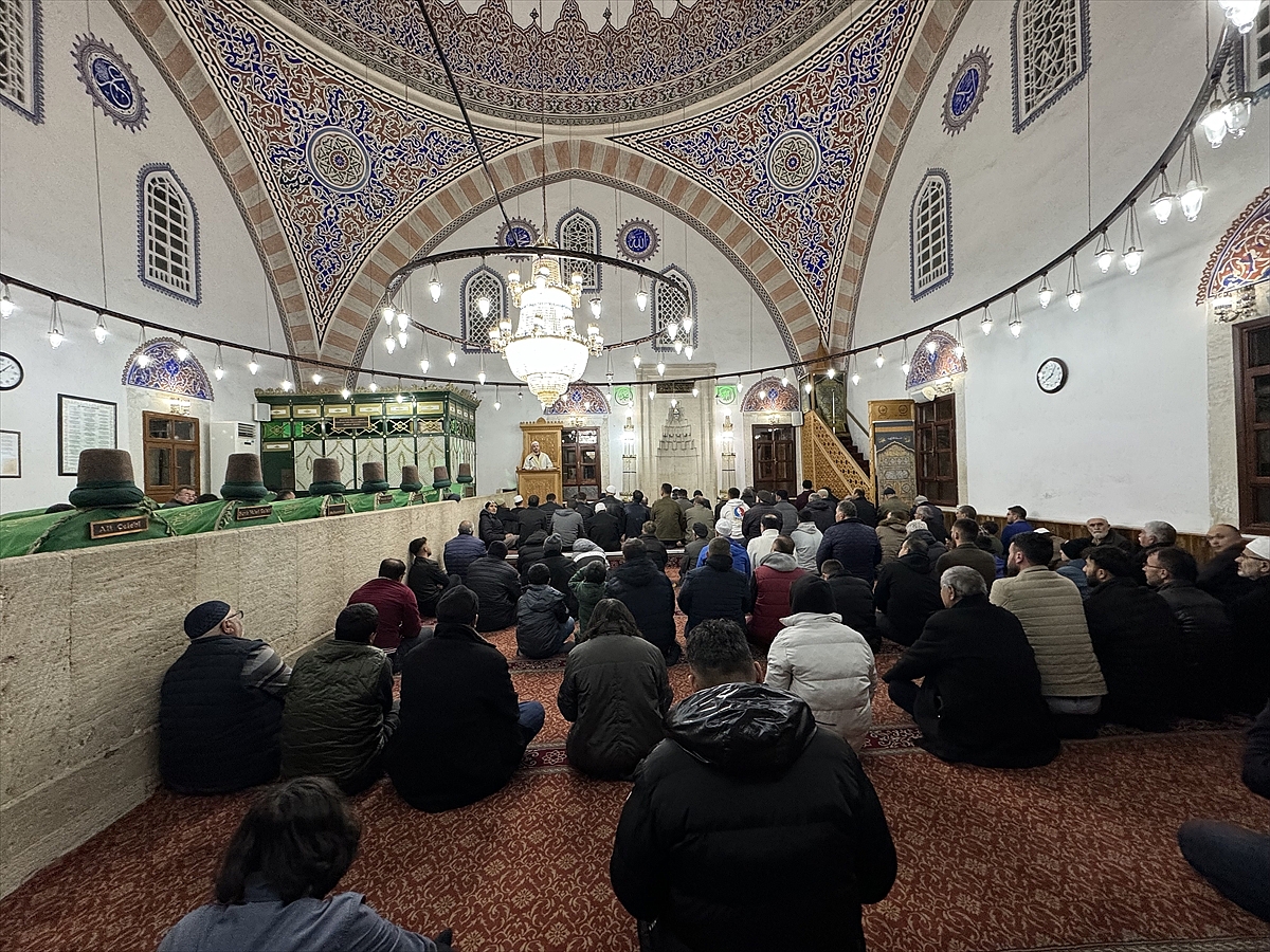 Karaman'da ilk teravih namazı kılındı