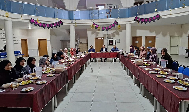 Kaymakam Erdoğan İftarını Hafız Öğrencileriyle Açtı