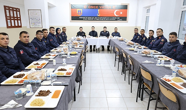 Kaymakam Kaya, Askerlerle İftar Yaptı