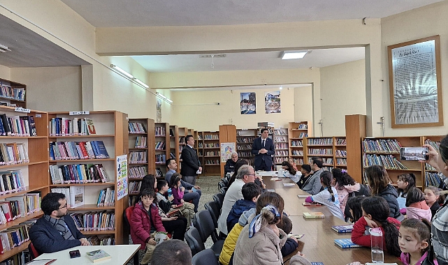 Kaymakamlar Öğrencilerle Kitap Okudu