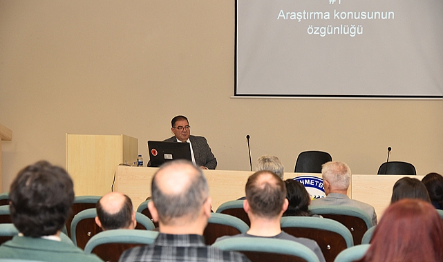 KMÜ Rektör Yardımcısı Aydın ‘İnsanlar ve Metinler’ Konulu Seminer Verdi