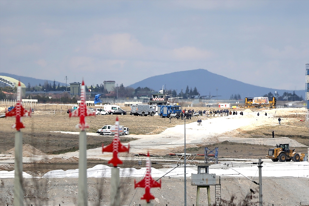 Konya'da askeri eğitim uçağı düştü: 1 asker şehit oldu
