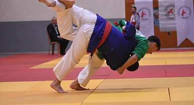 Kuraşta lisanslı sporcu sporcu sayısı 1200'e ulaştı