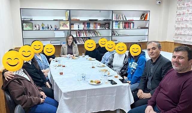 Sevgi Dolu İftar Sofrası