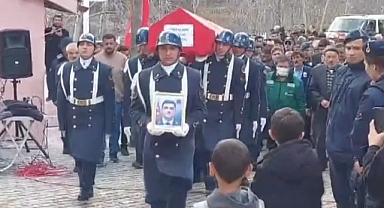 Trafik Kazasında Hayatını Kaybeden Uzman Çavuşun Cenazesi, Karaman'da Defnedildi