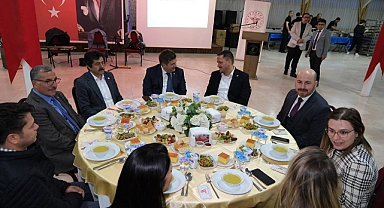 Vali Sarıibrahim,  Doktorlarla iftar yaptı