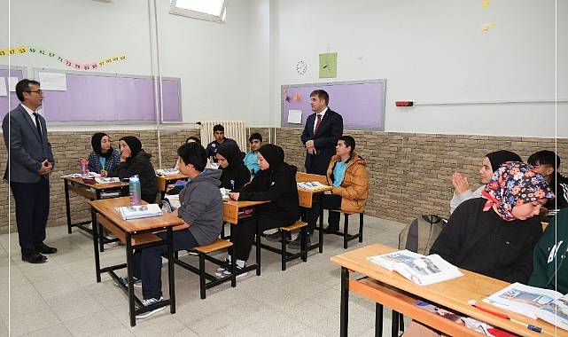 Vali Sarıibrahim Esentepe İlkokulunu ziyaret etti