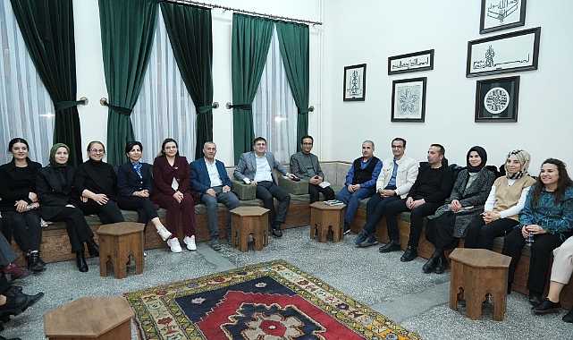 Vali Sarıibrahim, öğretmenlerle kitap okudu. Edebiyatı konuştu