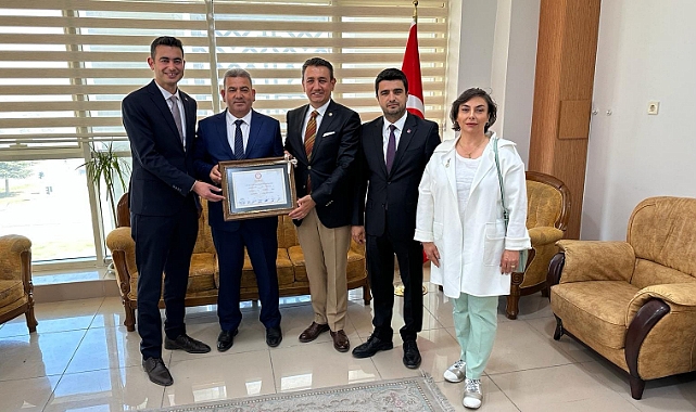 Akçaşehir Belediye Başkanı Yeşildaş mazbatasını aldı