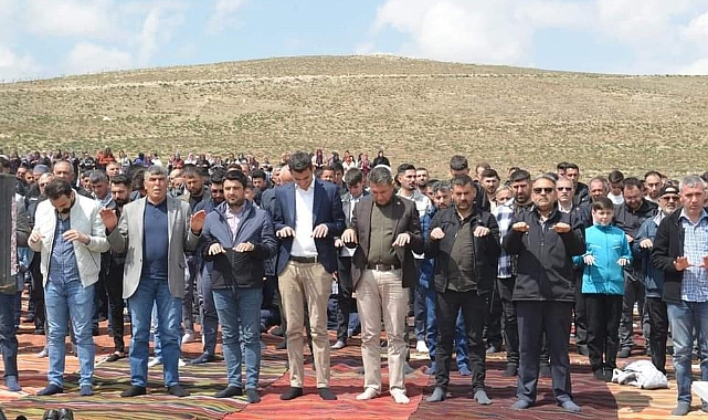 Akçaşehir’de yağmur duasına çıkıldı