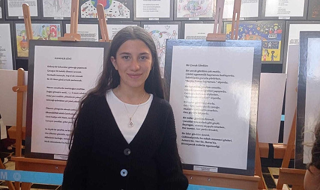 Ebrar Ravza Ayhan şiir yarışmasında Türkiye 3'üncüsü oldu