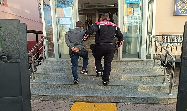 Evden hırsızlık yaptıkları öne sürülen 2 şüpheli yakalandı