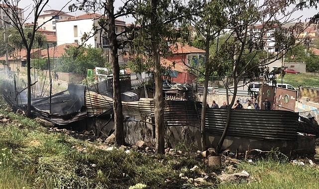Hurda deposunda çıkan yangın söndürüldü