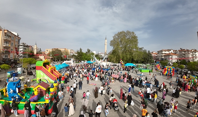 Karaman’da 23 Nisan Şenliği Devam Ediyor