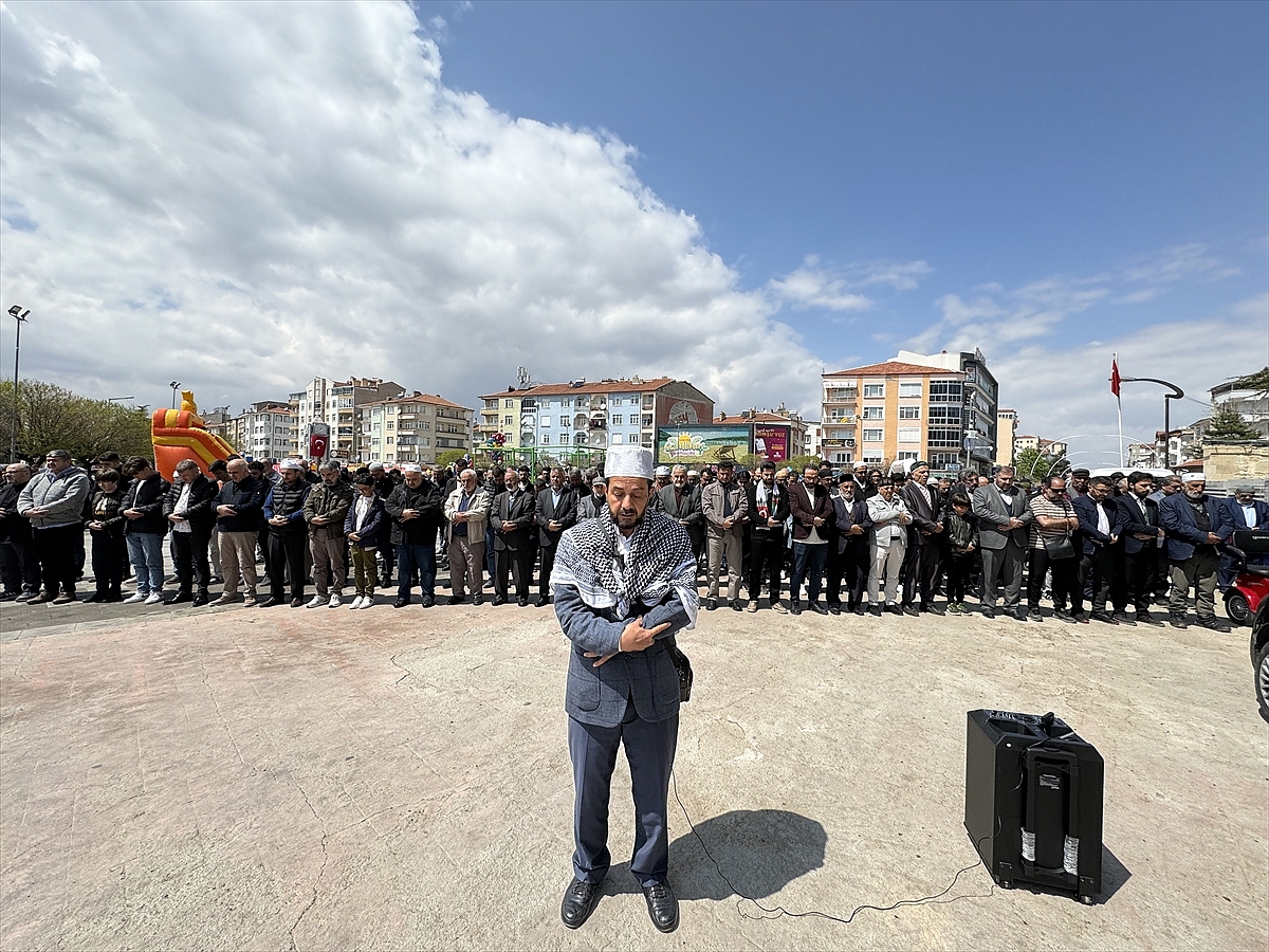 Karaman'da "Kudüs ve Gazze için gıyabi cenaze namazı ve bayramlaşma" töreni