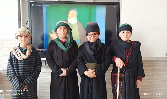 Öğrenci Tabduk Emre Oldu Arkadaşlarına Ecdadını Anlattı