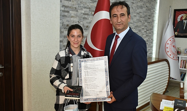 Türkiye Derecesi İle Karaman'a Dönen Başarılı Öğrenciden, İl Müdürü Çalışkan'a Ziyaret
