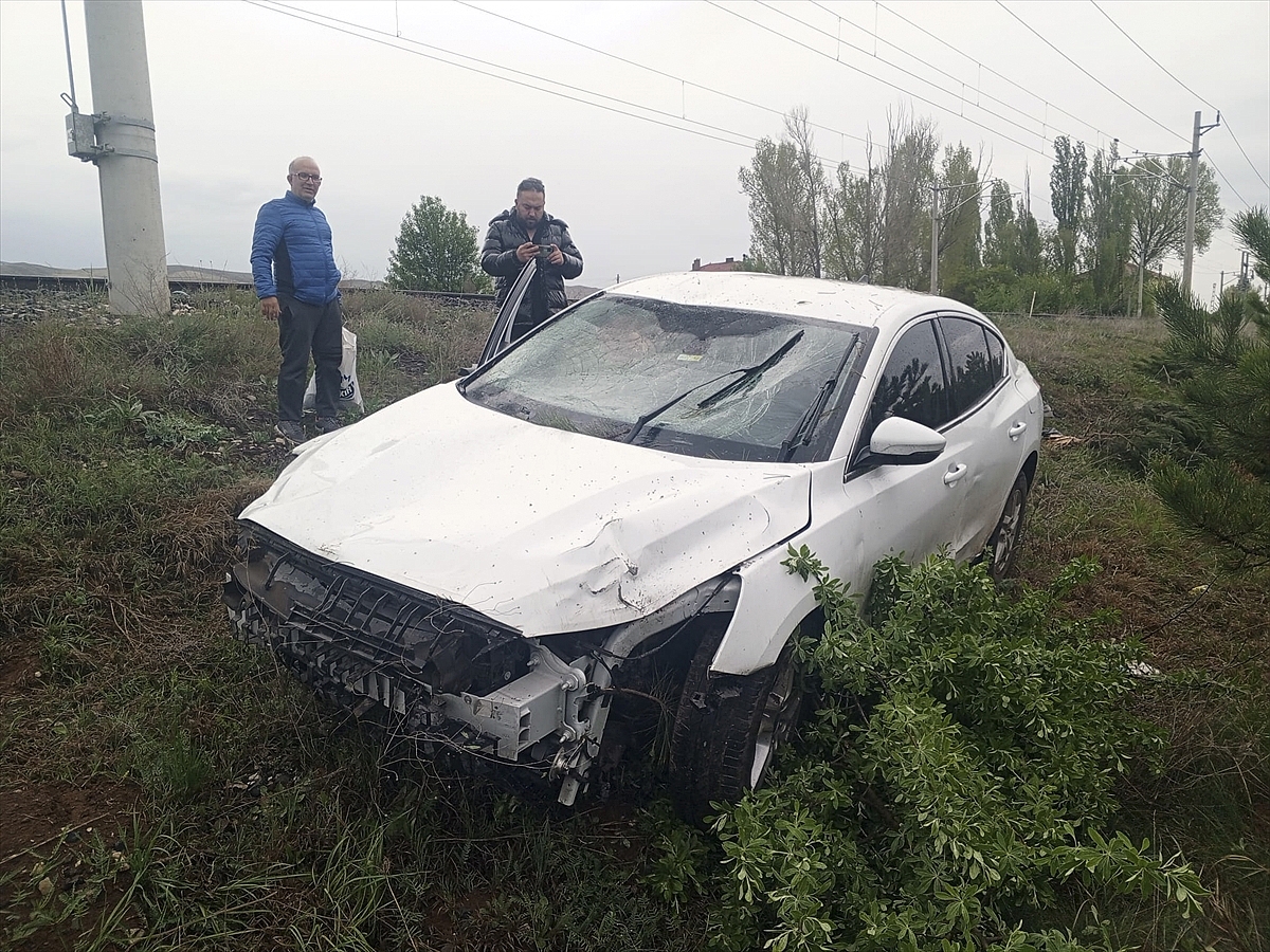 2 trafik kazasında 9 kişi yaralandı
